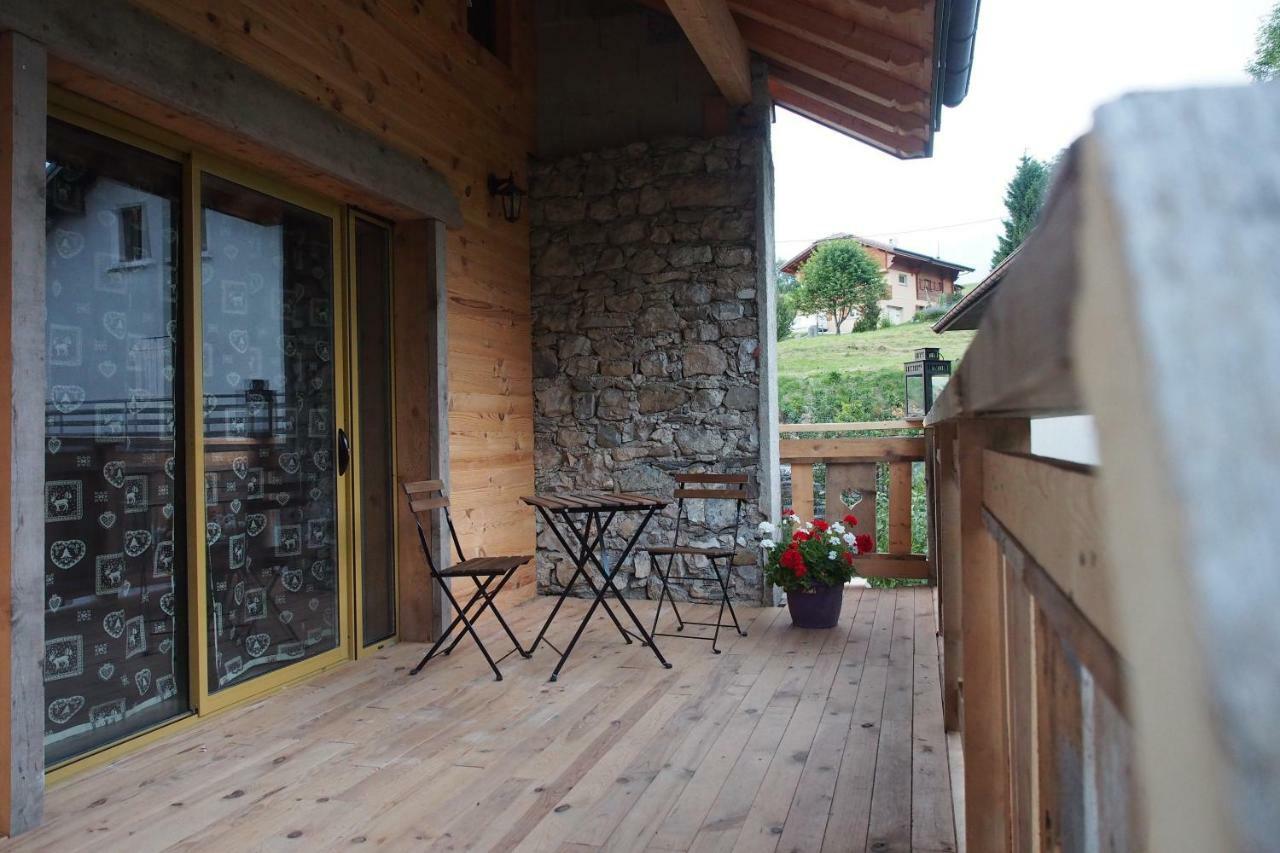 Thollon-les-Memises Chez Julie Bed & Breakfast エクステリア 写真